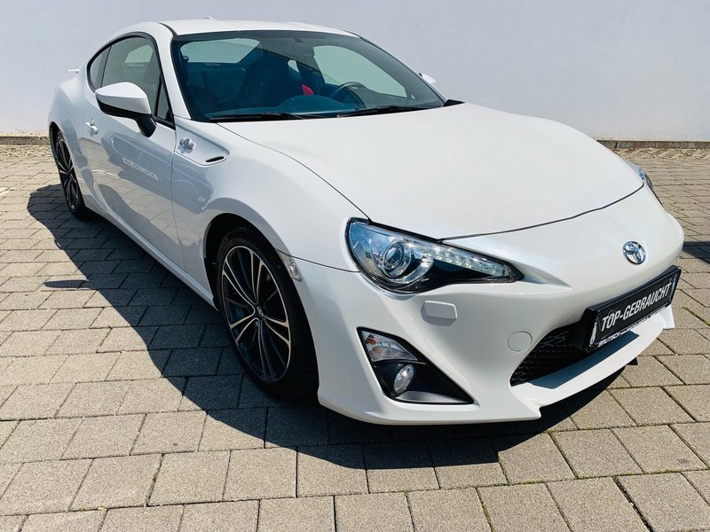 Toyota GT 86 KLIMA / NAVI / XENON gebraucht kaufen in Singen Preis ...